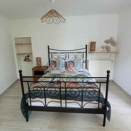 Le Truc En Plus, Accessibles Pmr, Appartement 45 M2 Mitoyen Dans Une Maison Avec Un Autre Appartement Guérard Extérieur photo